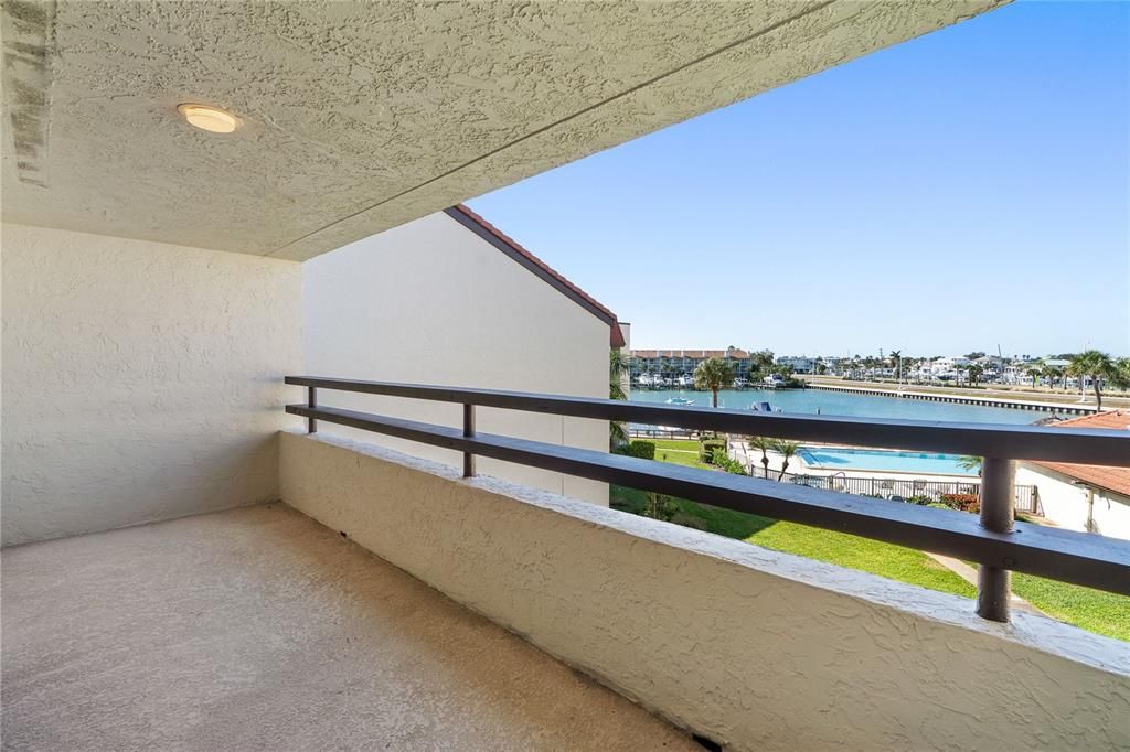 For Sale: $629,000 (3 beds, 3 baths, 2010 Square Feet)