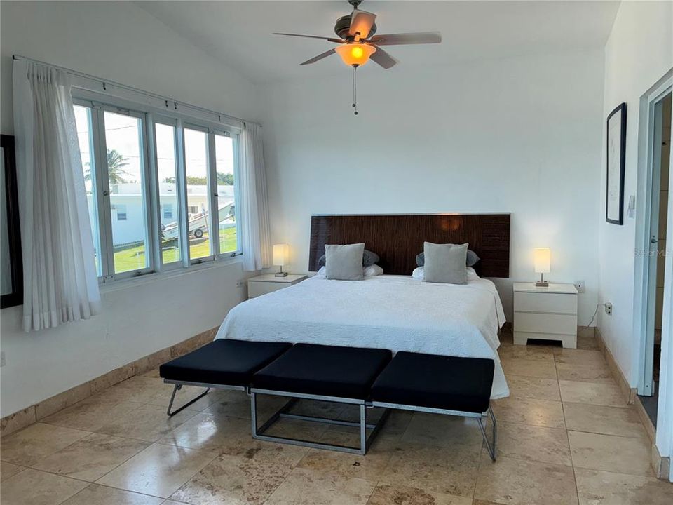 En Venta: $1,600,000 (5 camas, 5 baños, 4298 Pies cuadrados)