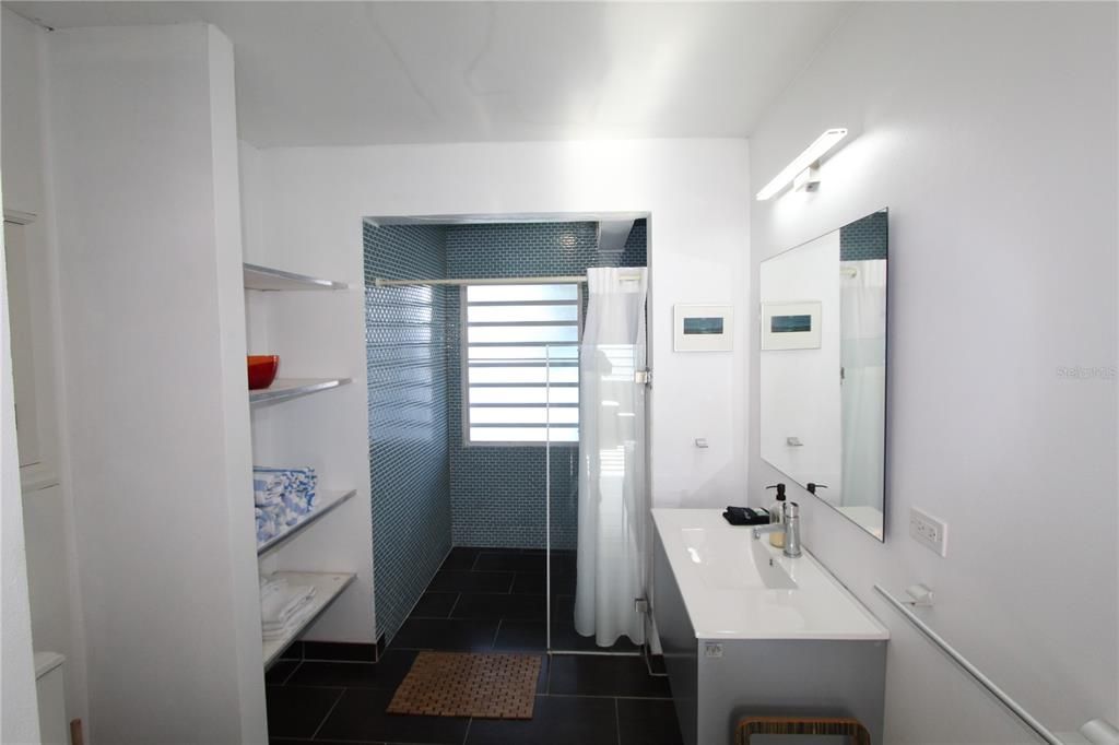 En Venta: $1,600,000 (5 camas, 5 baños, 4298 Pies cuadrados)