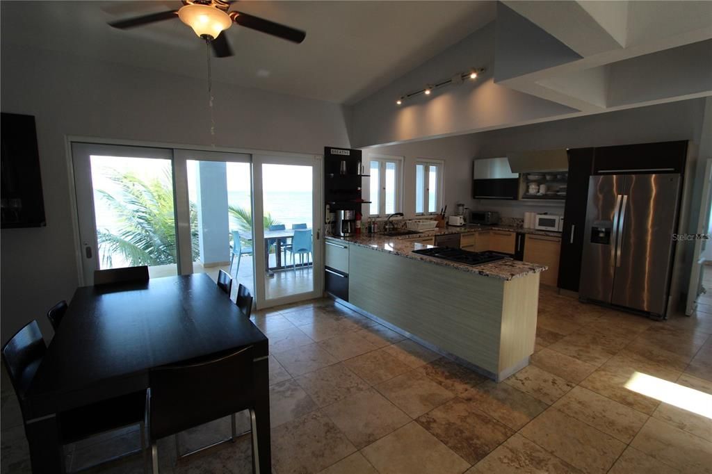 En Venta: $1,600,000 (5 camas, 5 baños, 4298 Pies cuadrados)