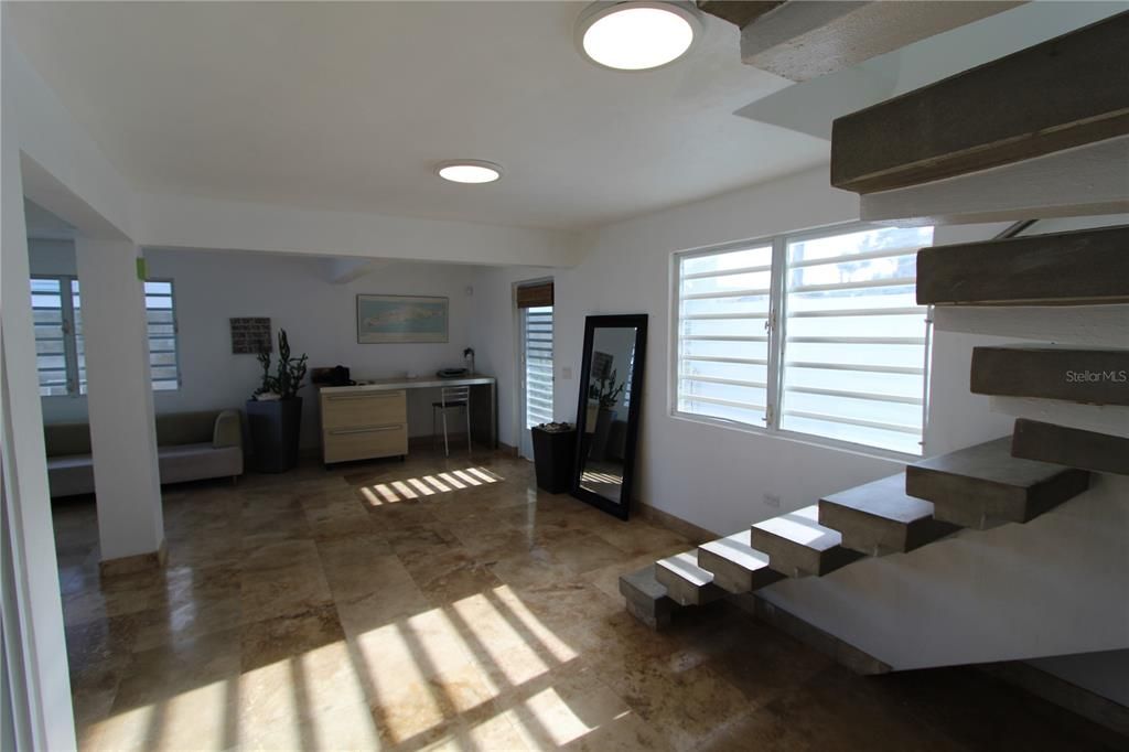 En Venta: $1,600,000 (5 camas, 5 baños, 4298 Pies cuadrados)