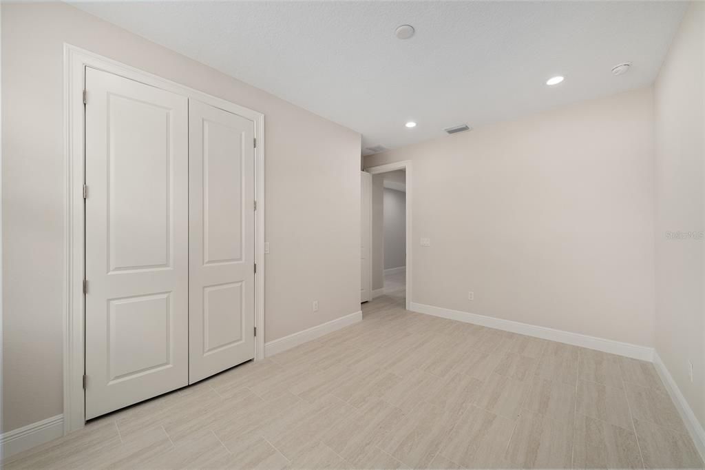 En Venta: $335,000 (4 camas, 3 baños, 2057 Pies cuadrados)