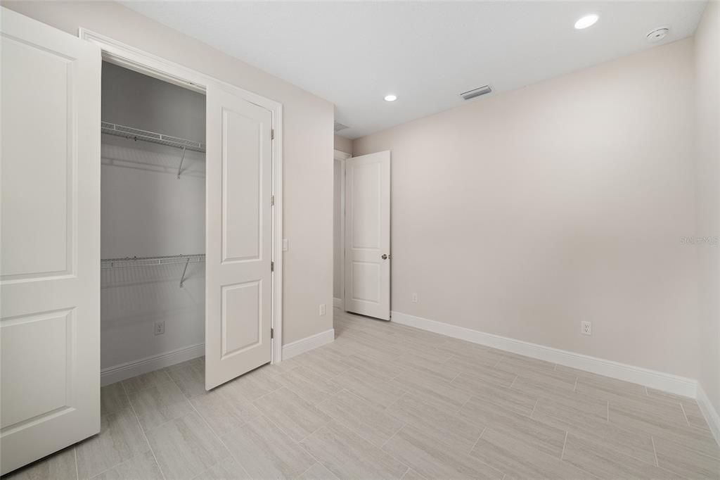 En Venta: $335,000 (4 camas, 3 baños, 2057 Pies cuadrados)