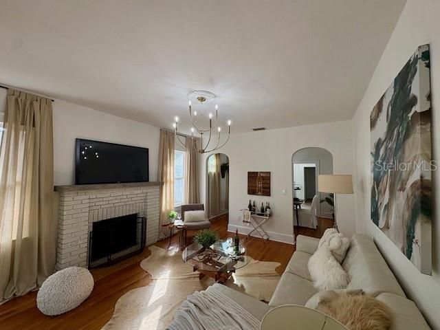 En Venta: $664,900 (3 camas, 1 baños, 1468 Pies cuadrados)