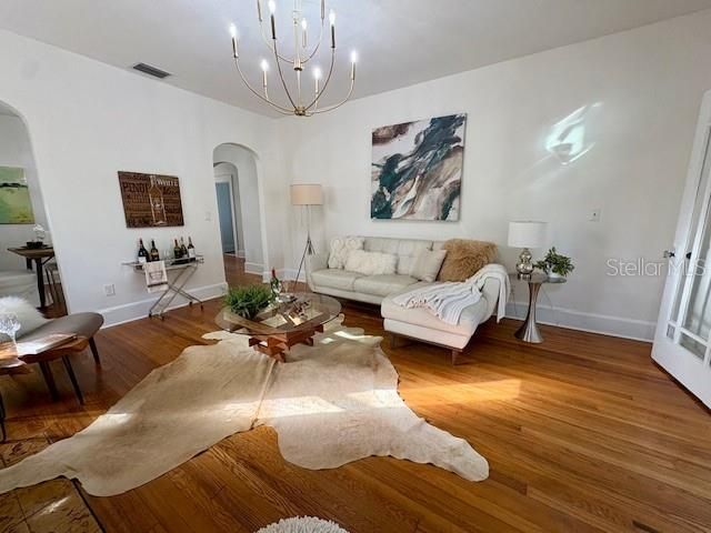 En Venta: $664,900 (3 camas, 1 baños, 1468 Pies cuadrados)