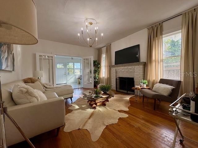 En Venta: $664,900 (3 camas, 1 baños, 1468 Pies cuadrados)