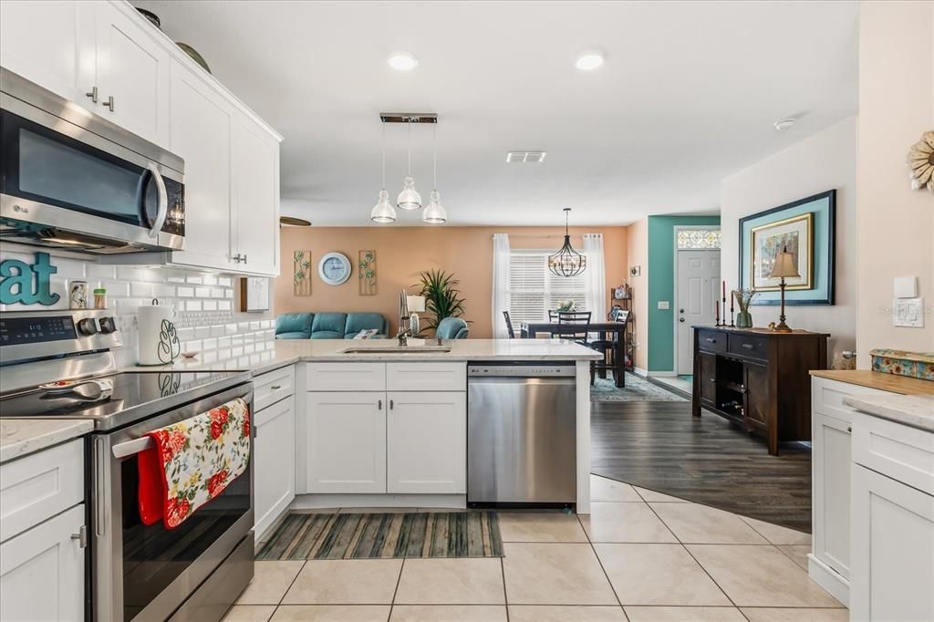 For Sale: $365,000 (3 beds, 2 baths, 1515 Square Feet)