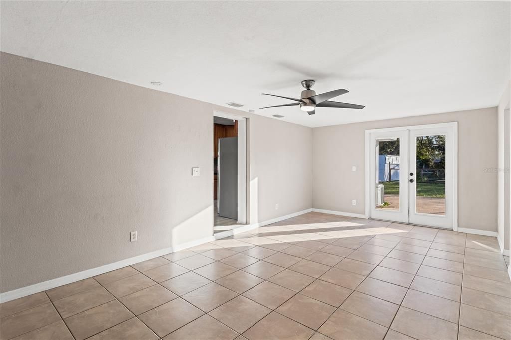 На продажу: $375,000 (3 спален, 3 ванн, 1347 Квадратных фут)