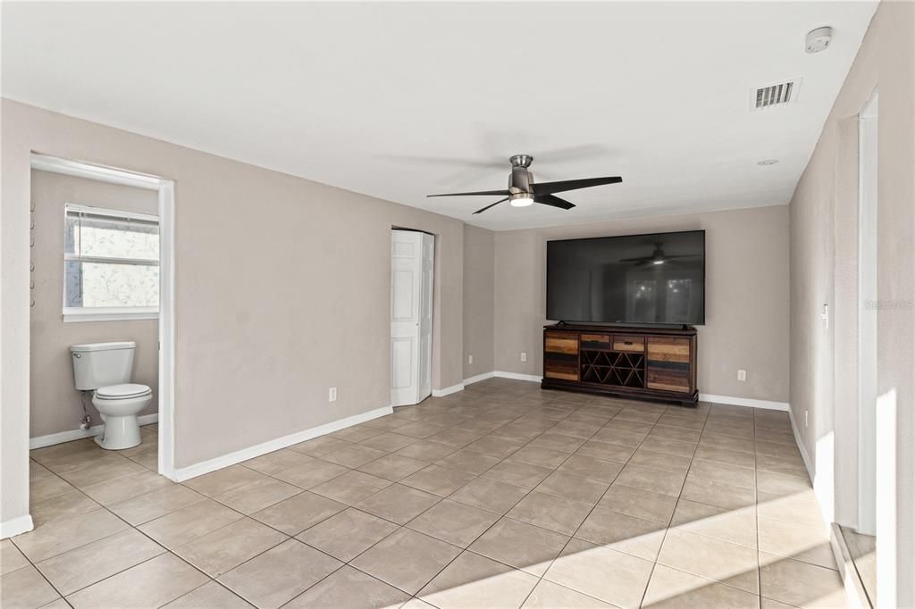 На продажу: $375,000 (3 спален, 3 ванн, 1347 Квадратных фут)