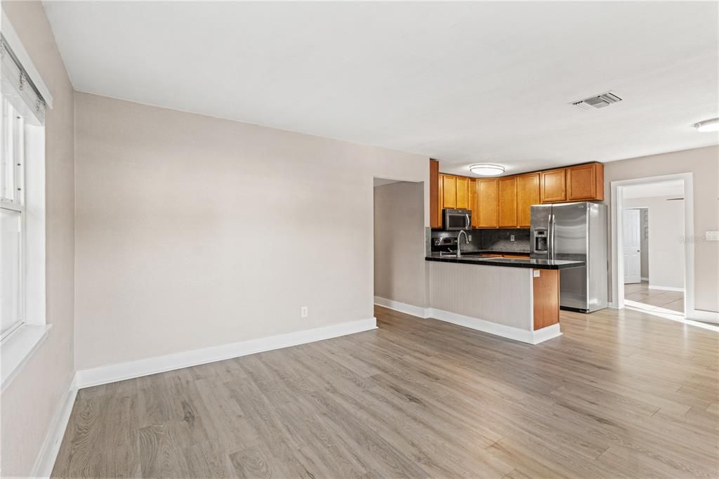 На продажу: $375,000 (3 спален, 3 ванн, 1347 Квадратных фут)