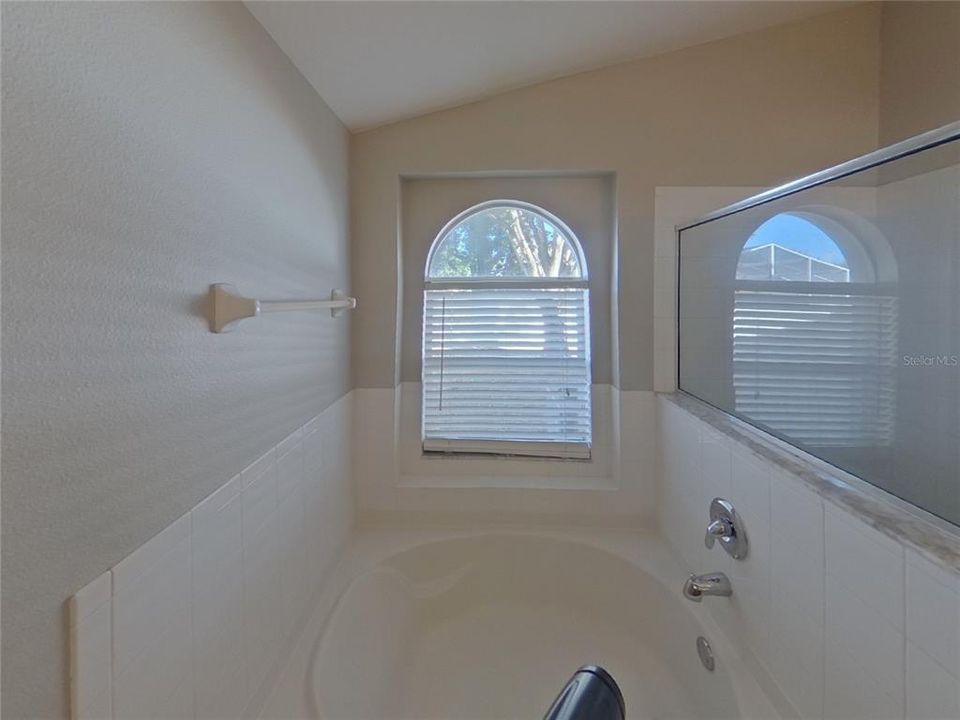 En Renta: $2,109 (3 camas, 2 baños, 1558 Pies cuadrados)