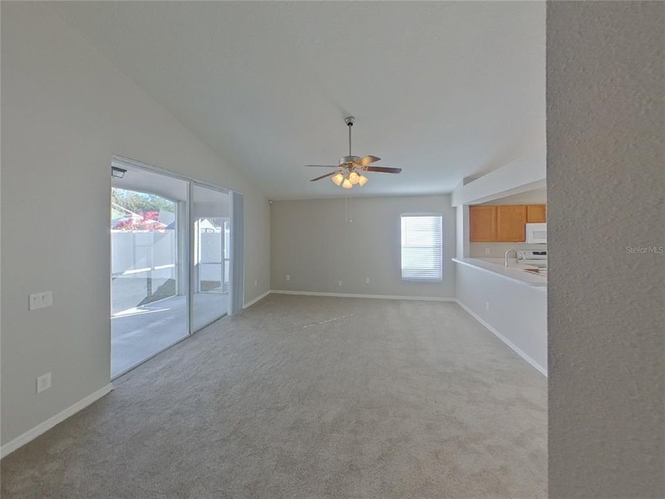 En Renta: $2,109 (3 camas, 2 baños, 1558 Pies cuadrados)