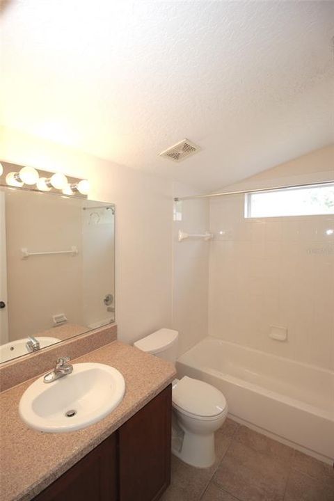 В аренду: $2,285 (3 спален, 3 ванн, 2223 Квадратных фут)