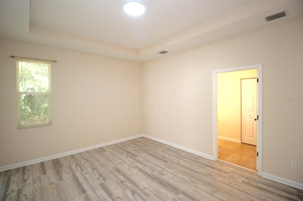 В аренду: $2,285 (3 спален, 3 ванн, 2223 Квадратных фут)