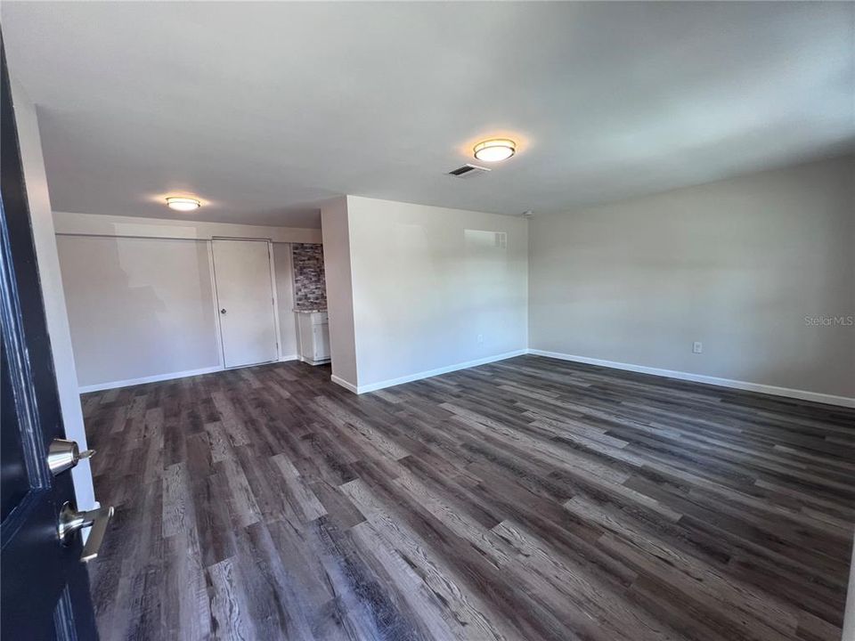 出租: $1,980 (3 贝兹, 2 浴室, 920 平方英尺)