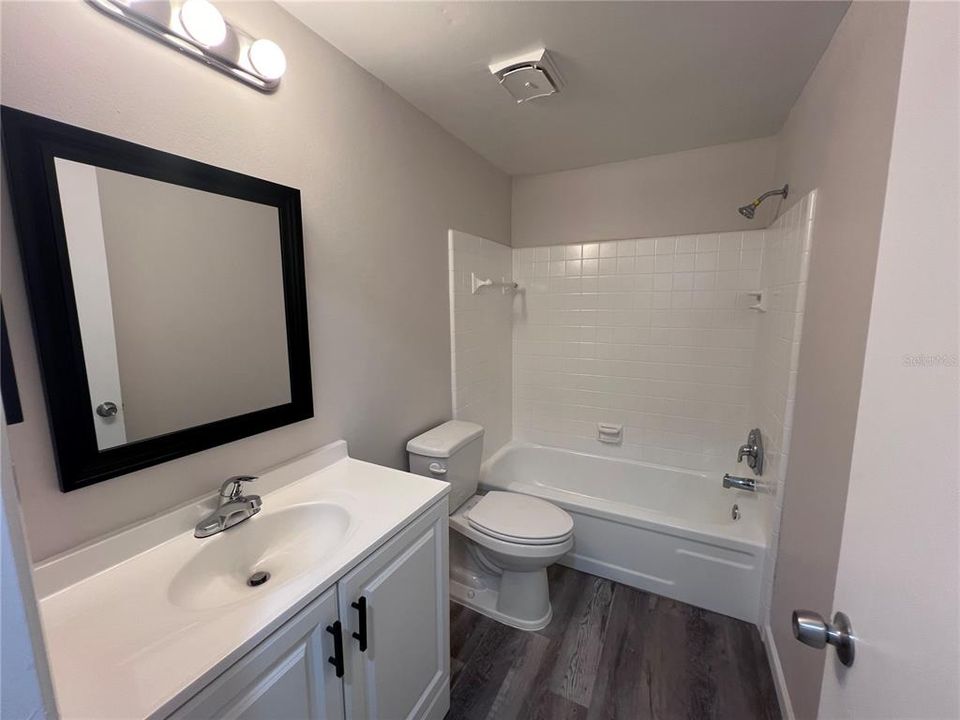 出租: $1,980 (3 贝兹, 2 浴室, 920 平方英尺)