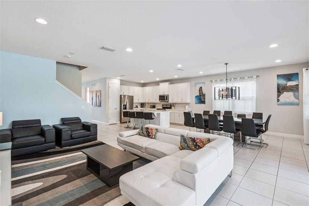 For Sale: $849,900 (8 beds, 6 baths, 3609 Square Feet)