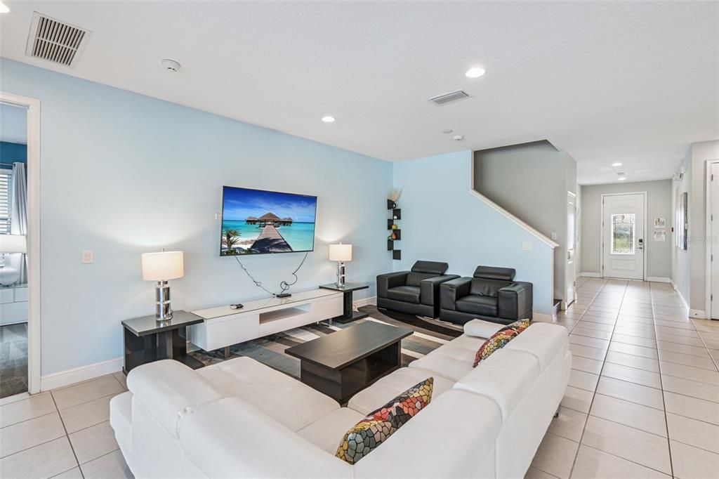 For Sale: $849,900 (8 beds, 6 baths, 3609 Square Feet)