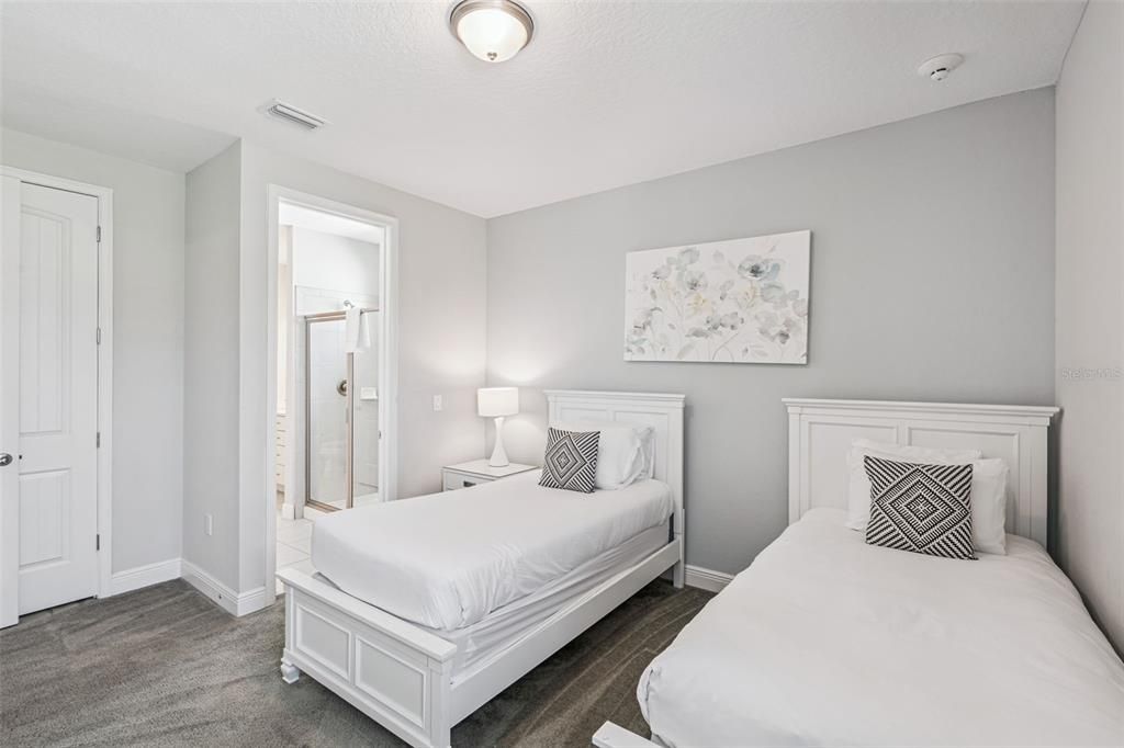 For Sale: $849,900 (8 beds, 6 baths, 3609 Square Feet)