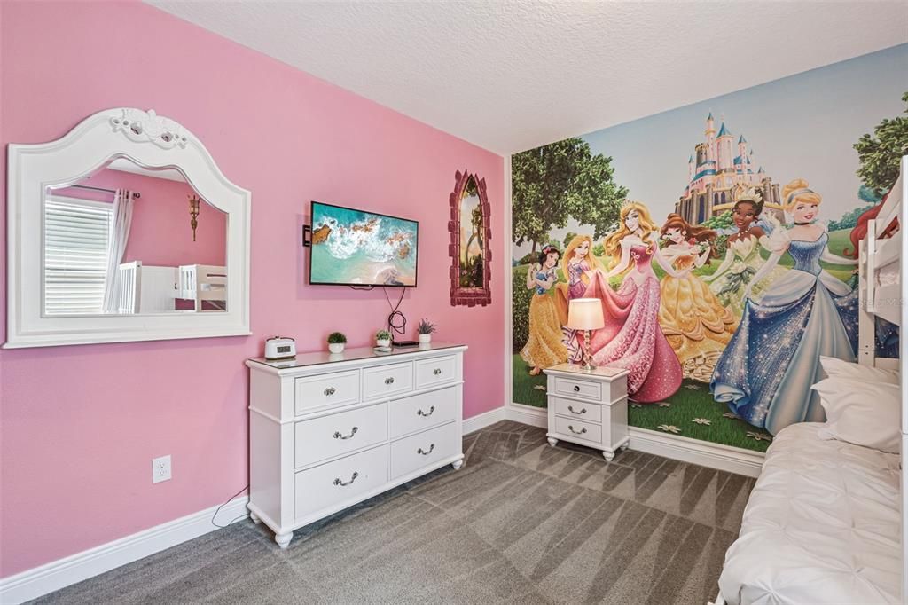 For Sale: $849,900 (8 beds, 6 baths, 3609 Square Feet)