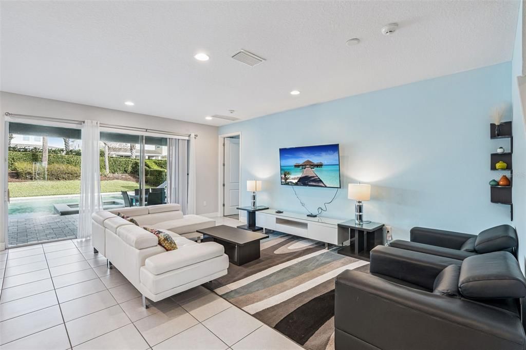 For Sale: $849,900 (8 beds, 6 baths, 3609 Square Feet)