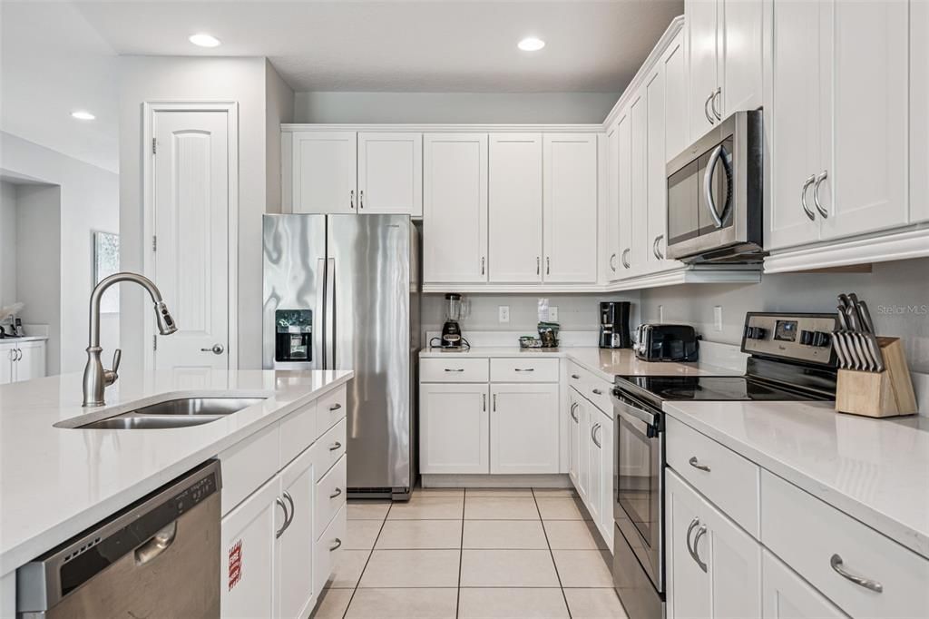 For Sale: $849,900 (8 beds, 6 baths, 3609 Square Feet)