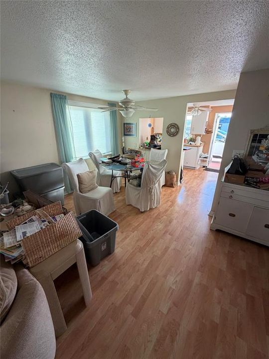 For Sale: $159,999 (2 beds, 2 baths, 1095 Square Feet)