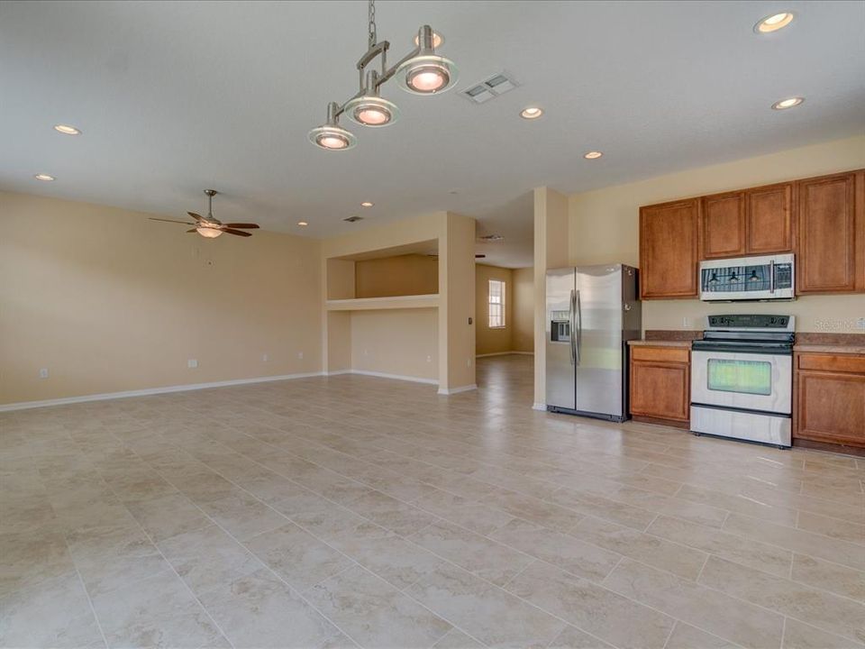 For Rent: $2,650 (3 beds, 2 baths, 2478 Square Feet)