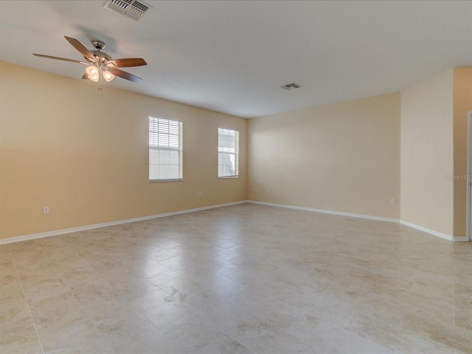 For Rent: $2,650 (3 beds, 2 baths, 2478 Square Feet)