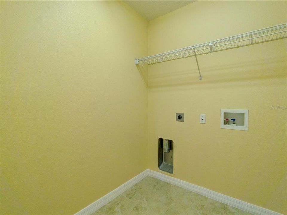 For Rent: $2,650 (3 beds, 2 baths, 2478 Square Feet)