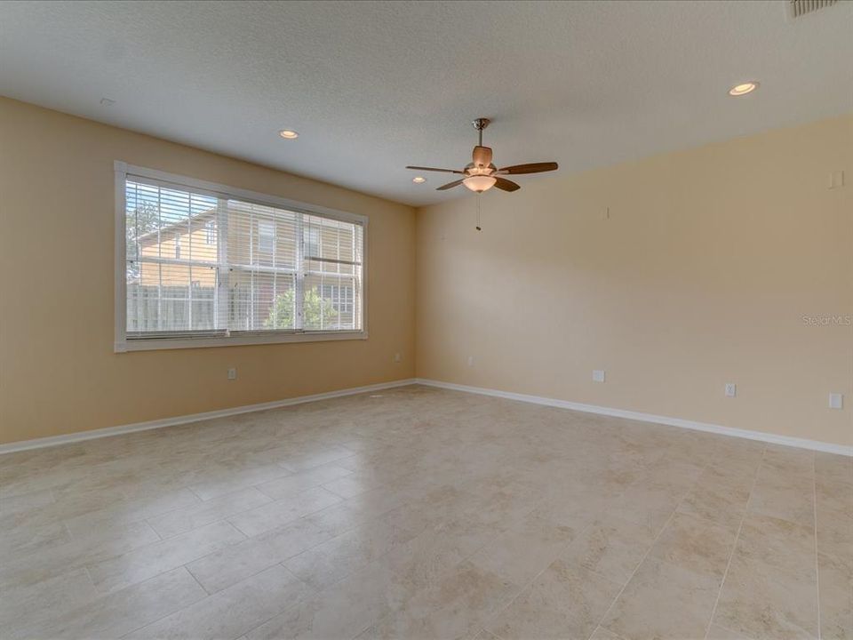 For Rent: $2,650 (3 beds, 2 baths, 2478 Square Feet)