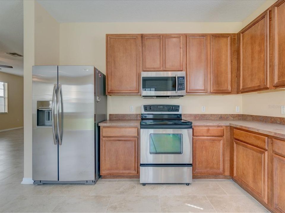 For Rent: $2,650 (3 beds, 2 baths, 2478 Square Feet)