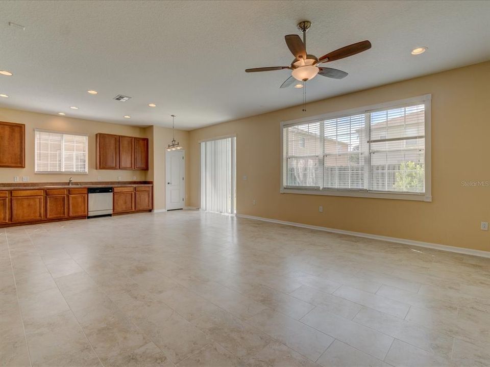 For Rent: $2,650 (3 beds, 2 baths, 2478 Square Feet)