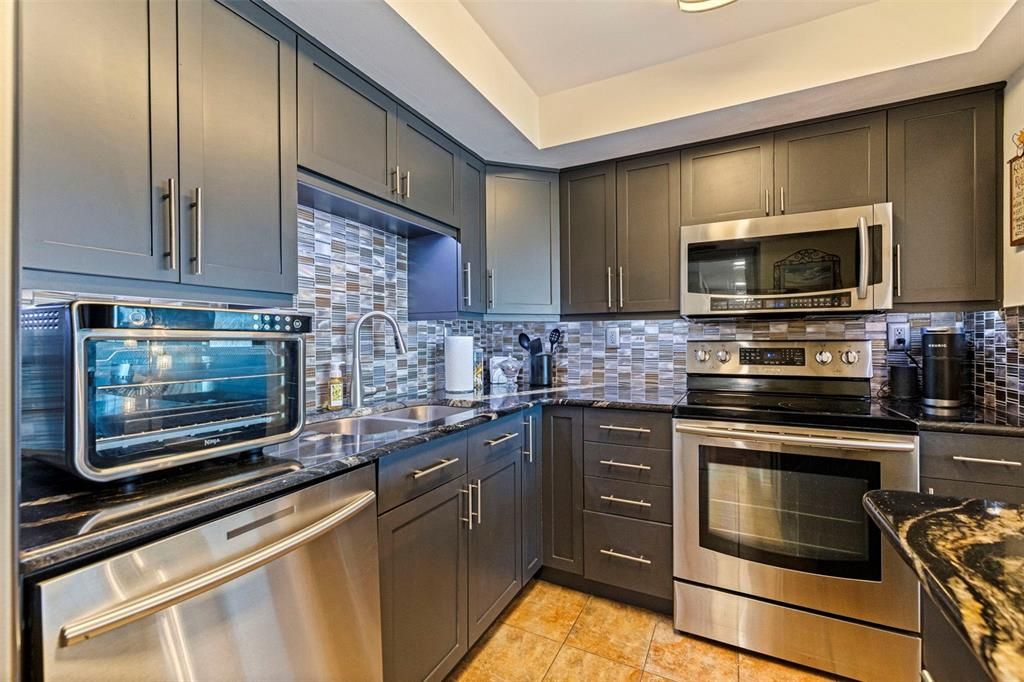 For Sale: $539,000 (2 beds, 2 baths, 1131 Square Feet)