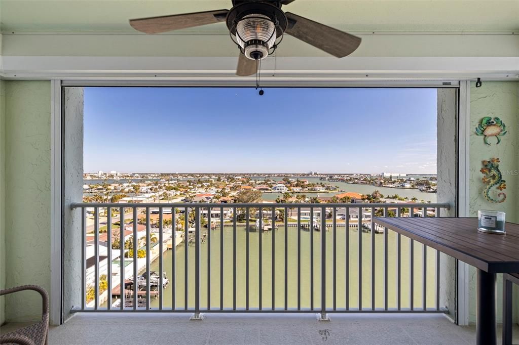 For Sale: $539,000 (2 beds, 2 baths, 1131 Square Feet)