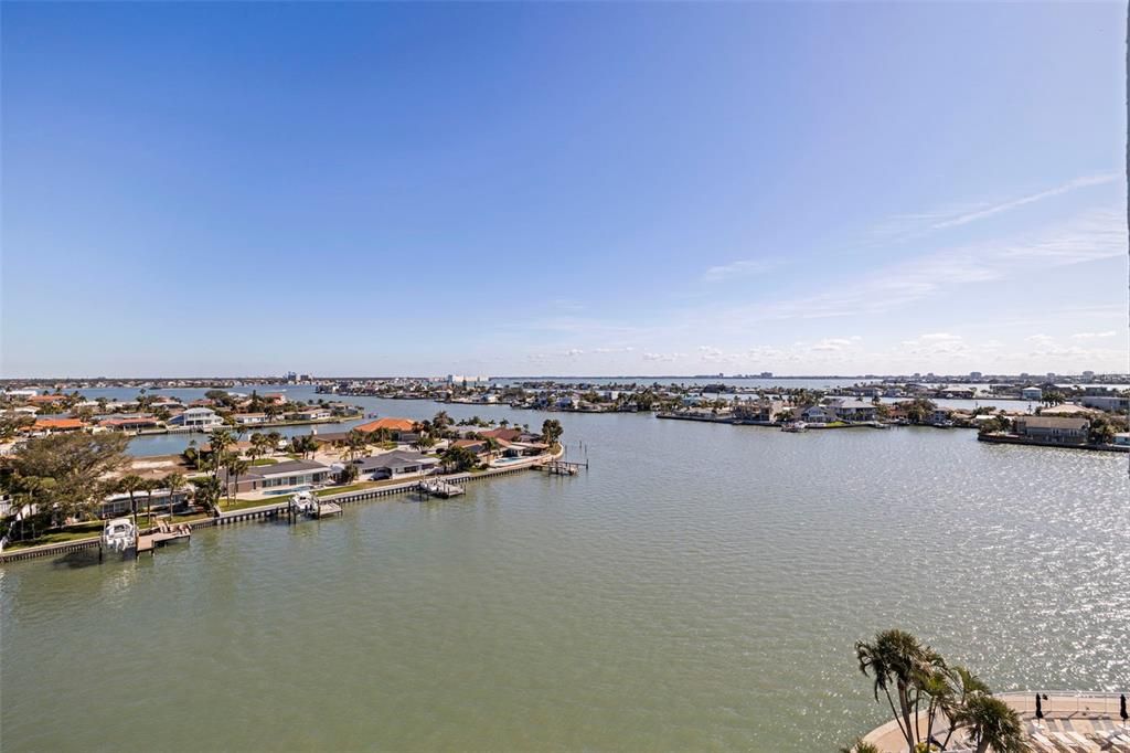 For Sale: $539,000 (2 beds, 2 baths, 1131 Square Feet)