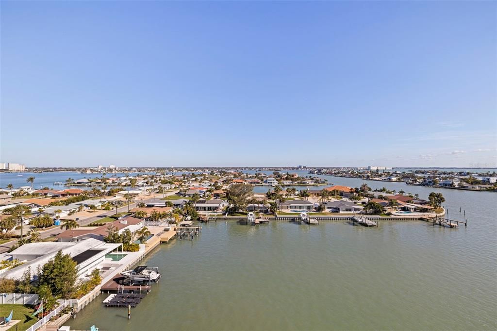 For Sale: $539,000 (2 beds, 2 baths, 1131 Square Feet)