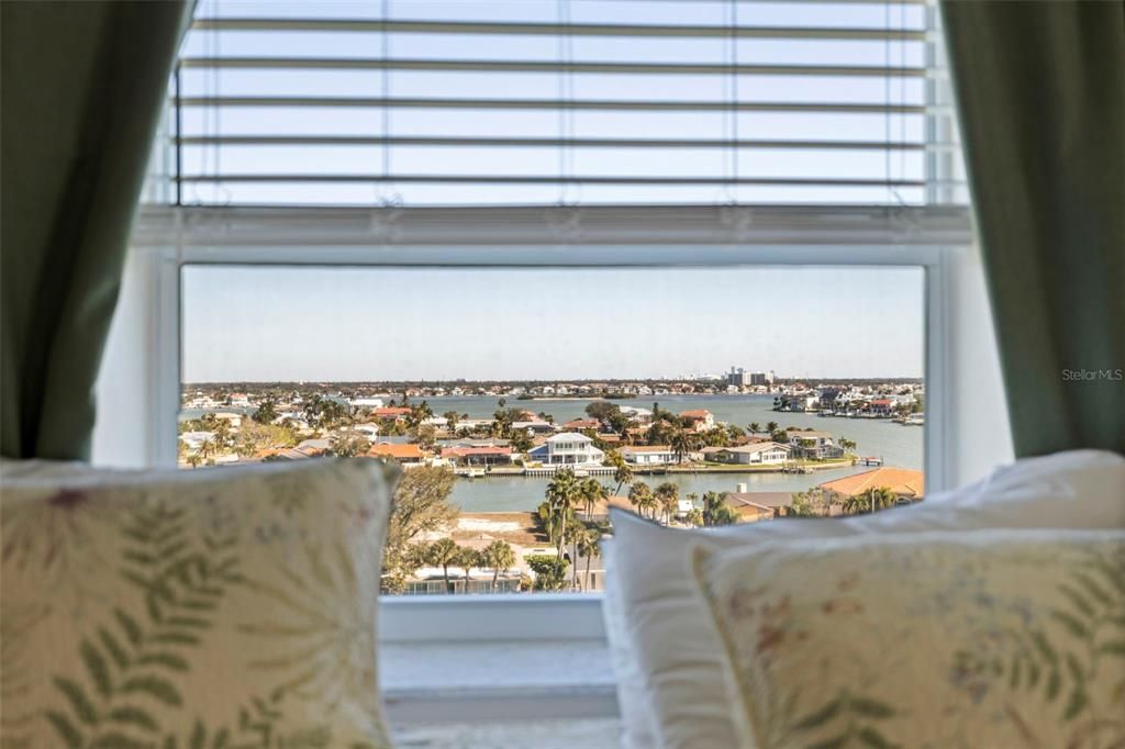 For Sale: $539,000 (2 beds, 2 baths, 1131 Square Feet)