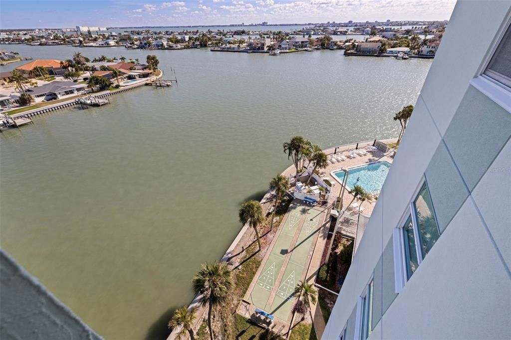 For Sale: $539,000 (2 beds, 2 baths, 1131 Square Feet)