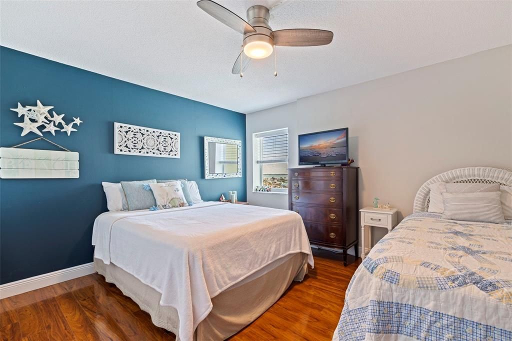 For Sale: $539,000 (2 beds, 2 baths, 1131 Square Feet)