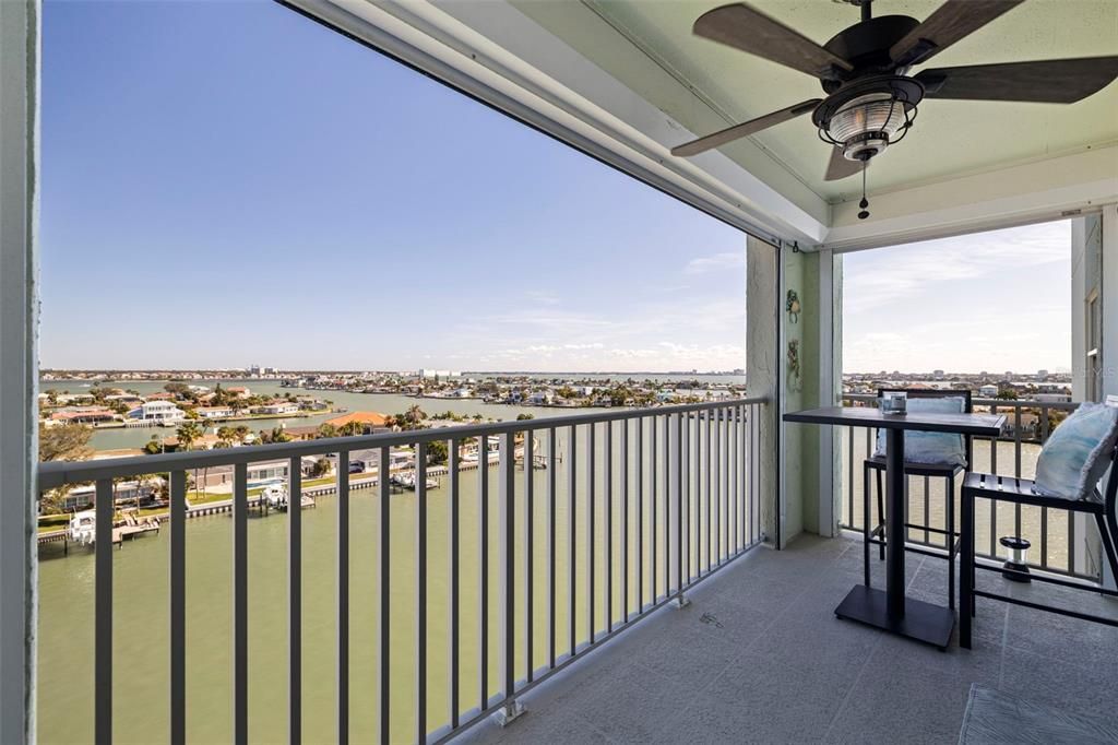 For Sale: $539,000 (2 beds, 2 baths, 1131 Square Feet)