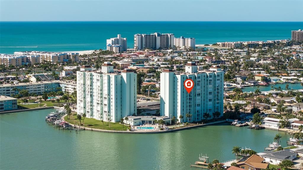 For Sale: $539,000 (2 beds, 2 baths, 1131 Square Feet)