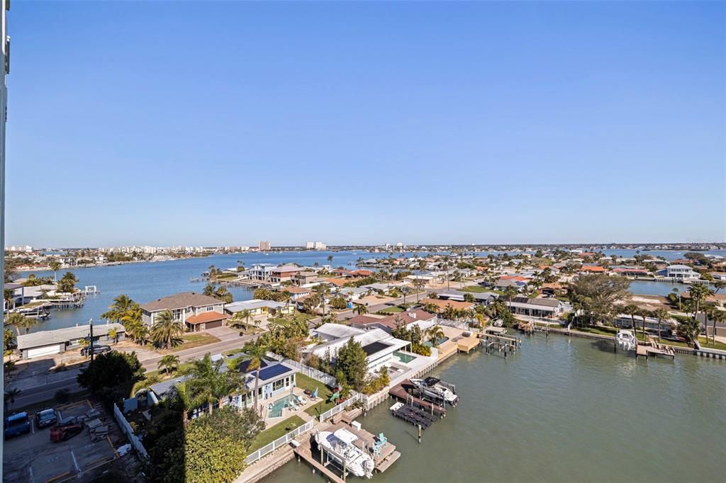 For Sale: $539,000 (2 beds, 2 baths, 1131 Square Feet)