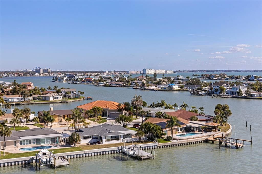 For Sale: $539,000 (2 beds, 2 baths, 1131 Square Feet)