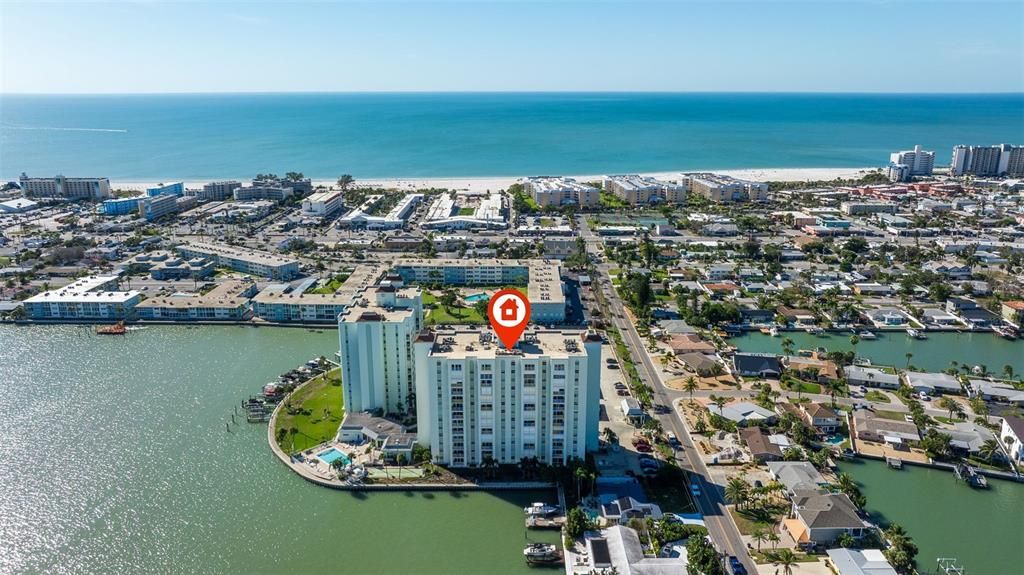 For Sale: $539,000 (2 beds, 2 baths, 1131 Square Feet)