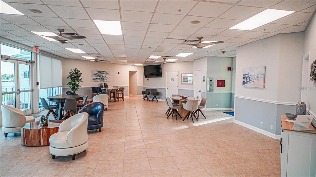 For Sale: $539,000 (2 beds, 2 baths, 1131 Square Feet)