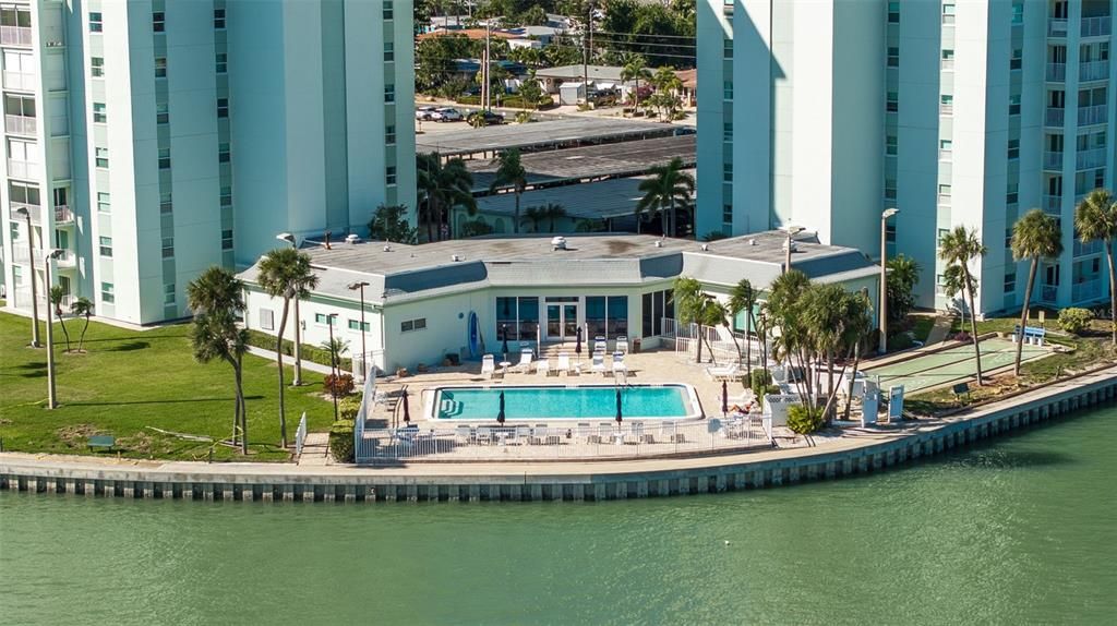 For Sale: $539,000 (2 beds, 2 baths, 1131 Square Feet)