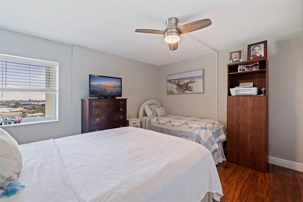 For Sale: $539,000 (2 beds, 2 baths, 1131 Square Feet)