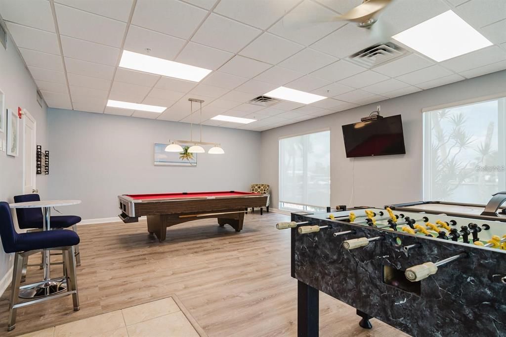 For Sale: $539,000 (2 beds, 2 baths, 1131 Square Feet)