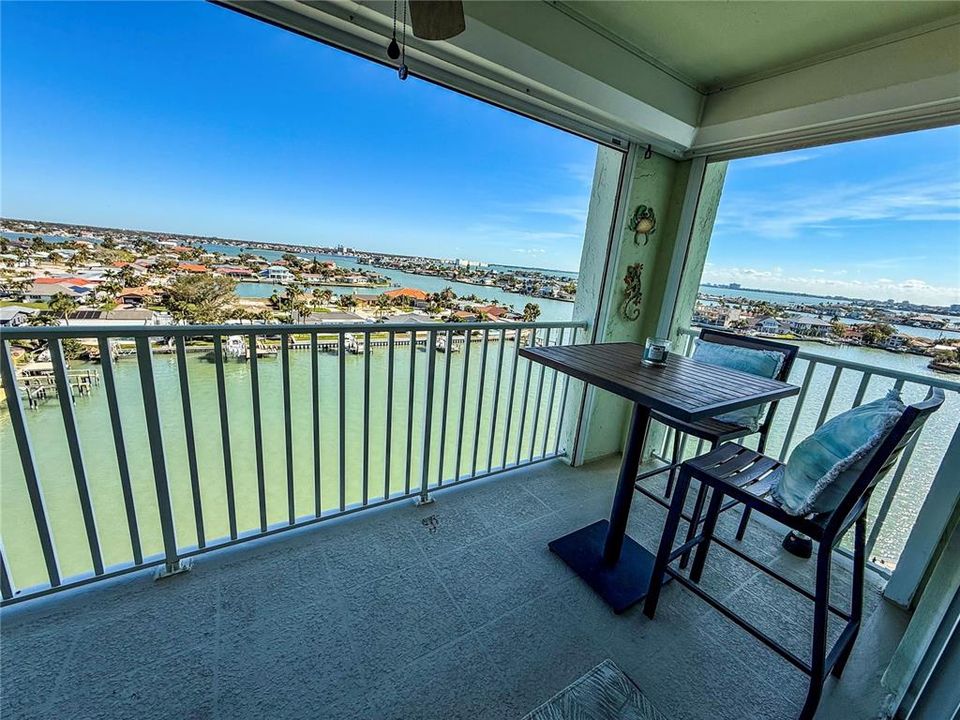 For Sale: $539,000 (2 beds, 2 baths, 1131 Square Feet)